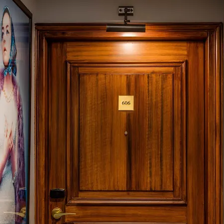 Mayflower Opera パリ