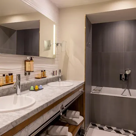 Mayflower Opera 4* パリ