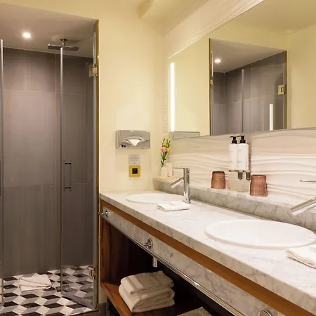 Mayflower Opera 4* パリ