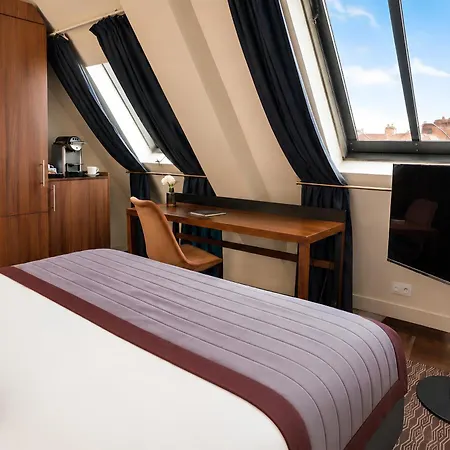 Mayflower Opera Hotel 4*