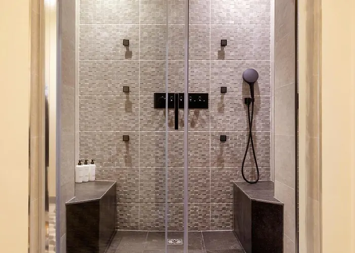 Mayflower Opera 酒店