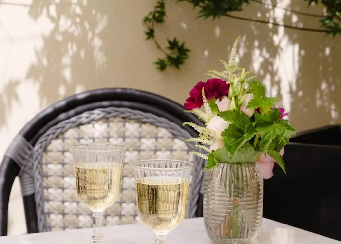 Mayflower Opera 酒店