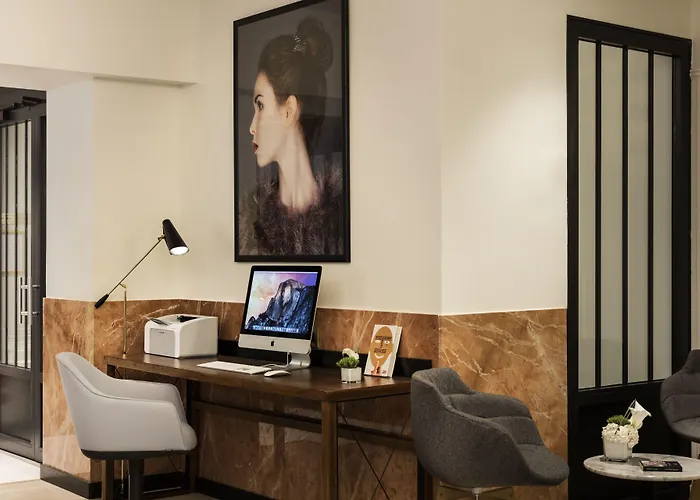 Mayflower Opera 酒店