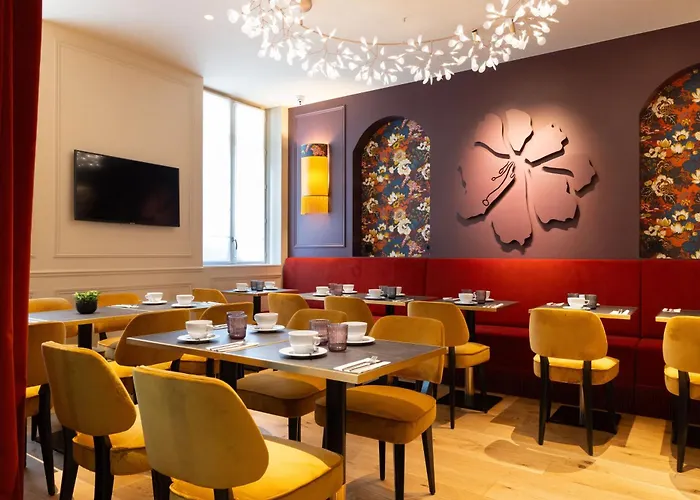 Mayflower Opera 4*